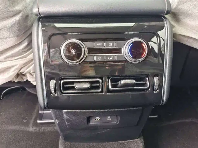 Lincoln Aviator — Фото автомобиля 10