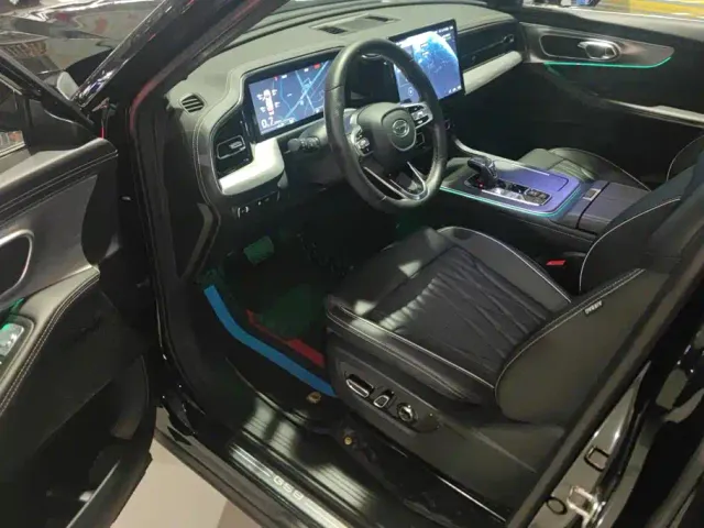GAC Trumpchi GS8 — Фото автомобиля 9