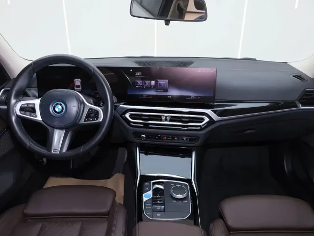 BMW i3 — Фото автомобиля 12