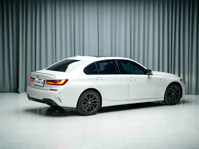 BMW 3 Series — Фото автомобиля 9