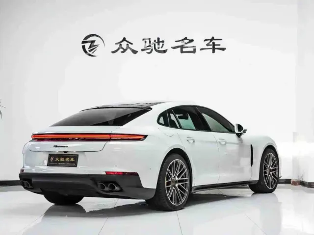 Porsche Panamera — Фото автомобиля 10