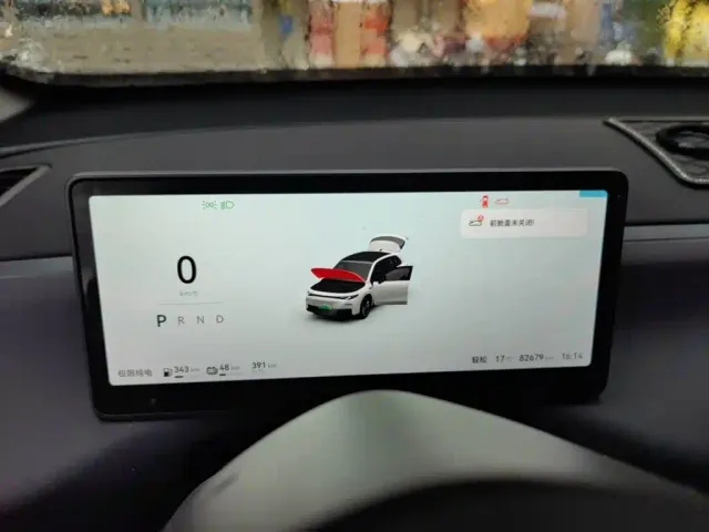 Leapmotor C10 — Фото автомобиля 12