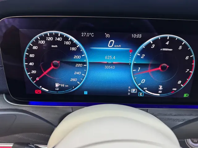 Mercedes-Benz E-Class — Фото автомобиля 12