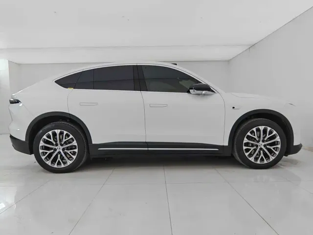 Nio EC6 — Фото автомобиля 6