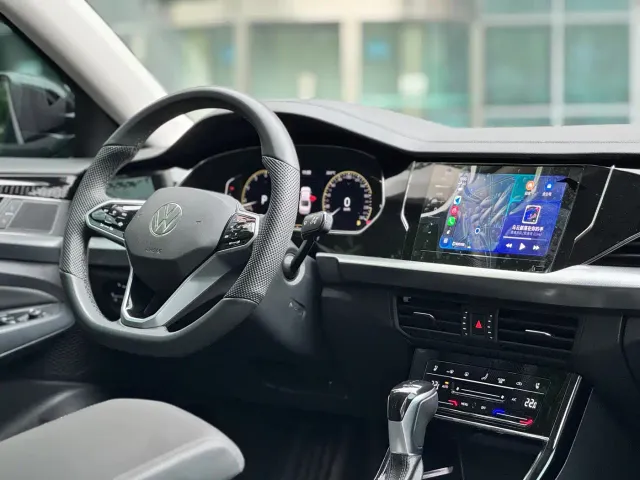 Volkswagen Passat — Фото автомобиля 13