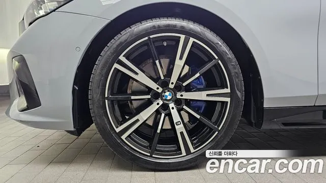 BMW 5 Series — Фото автомобиля 5