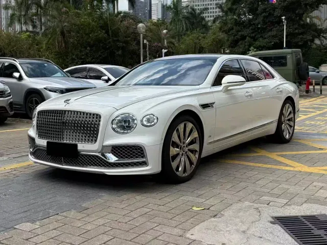 Фотография автомобиля — Bentley Flying Spur