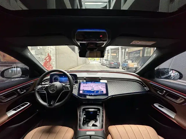 Mercedes-Benz E-Class — Фото автомобиля 11