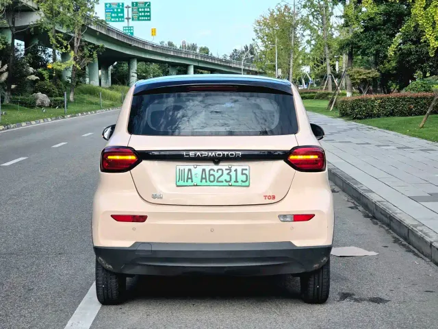 Leapmotor T03 — Фото автомобиля 6