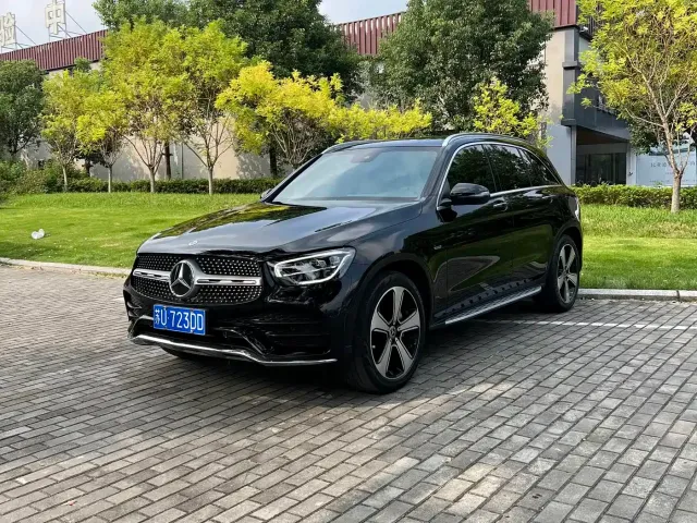Фотография автомобиля — Mercedes-Benz GLC-Class