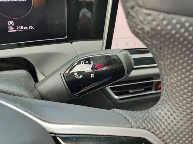 Volkswagen Tiguan L — Фото автомобиля 13