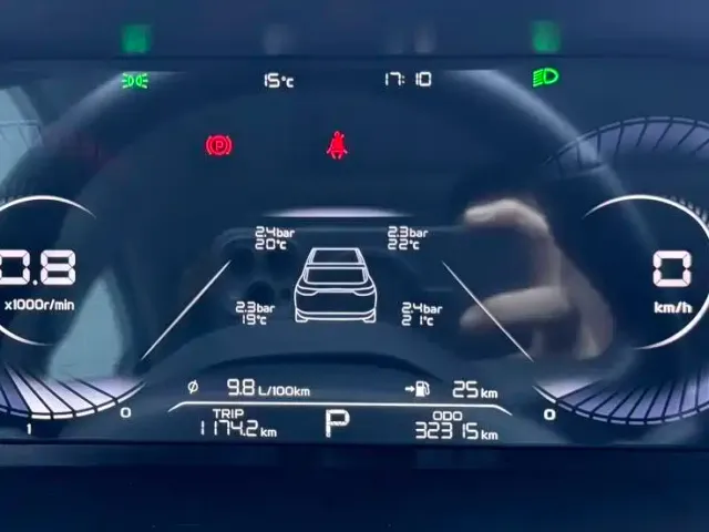 Geely Emgrand — Фото автомобиля 14