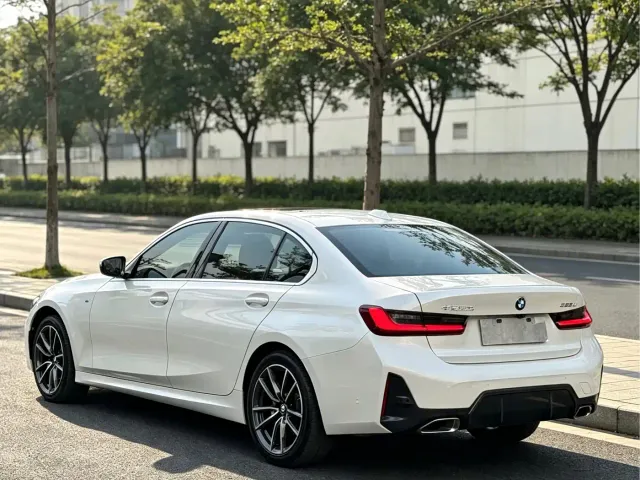 BMW 3 Series — Фото автомобиля 4