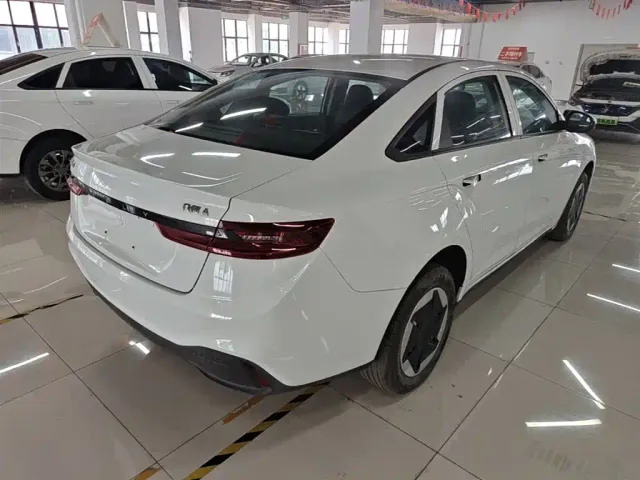 Geely Geometry A — Фото автомобиля 4