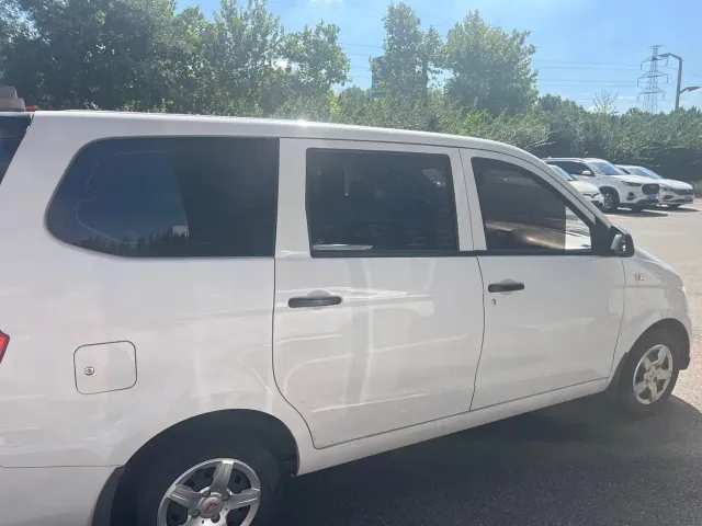 Wuling Hongguang — Фото автомобиля 2