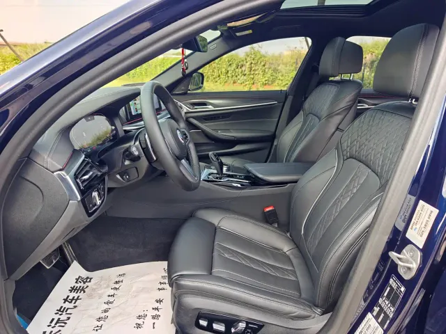 BMW 5 Series — Фото автомобиля 13