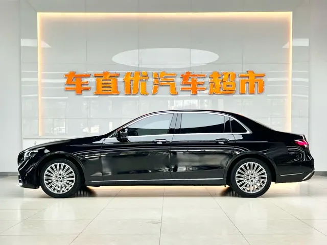 Mercedes-Benz E-Class — Фото автомобиля 4