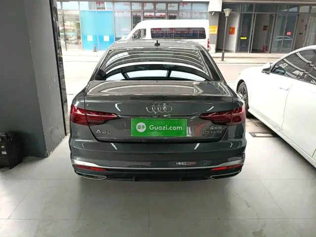 Audi A4L — Фото автомобиля 3