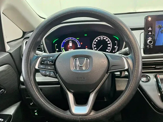 Honda Elysion — Фото автомобиля 16