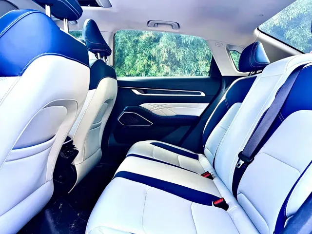 Geely Emgrand — Фото автомобиля 7