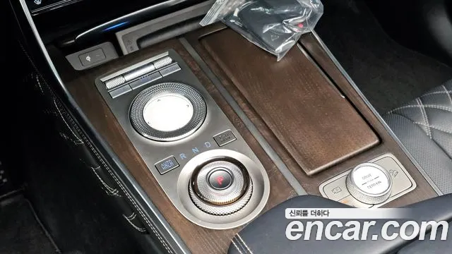 Genesis GV80 — Фото автомобиля 12