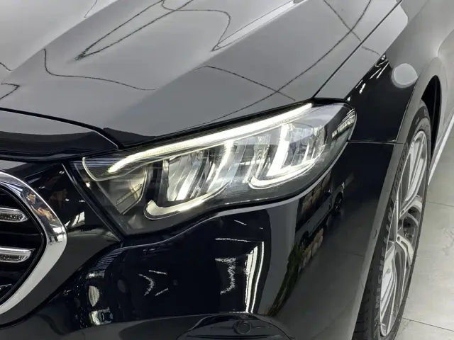 Mercedes-Benz E-Class — Фото автомобиля 5