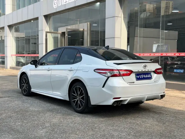 Toyota Camry — Фото автомобиля 9