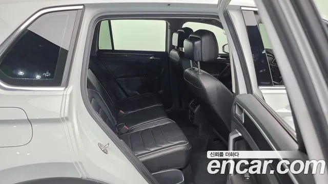 Volkswagen Tiguan Tiguan 2 поколение 2.0 TDI Prestige — Фото автомобиля 12