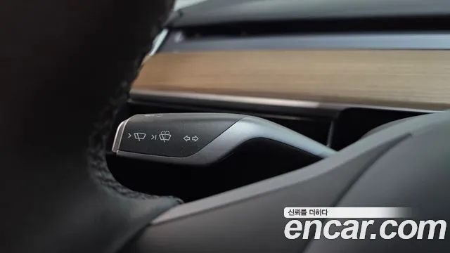 Tesla Model Y — Фото автомобиля 18