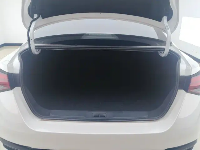 Nissan Sylphy — Фото автомобиля 4
