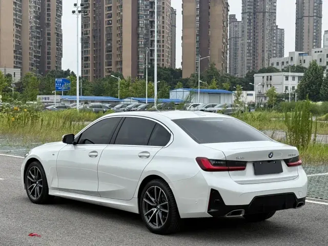 BMW 3 Series — Фото автомобиля 9
