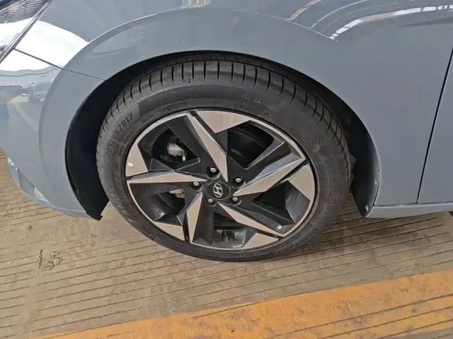Hyundai Elantra — Фото автомобиля 22