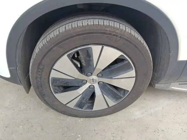 Volvo XC40 — Фото автомобиля 24
