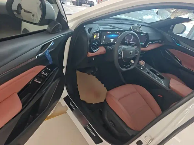 Changan X5 Plus — Фото автомобиля 15