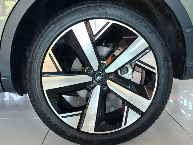 Ford Lingrui — Фото автомобиля 9