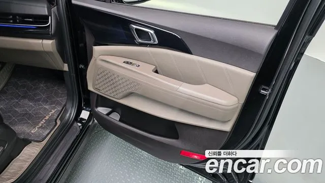 Kia Carnival Generation 4 — Фото автомобиля 13