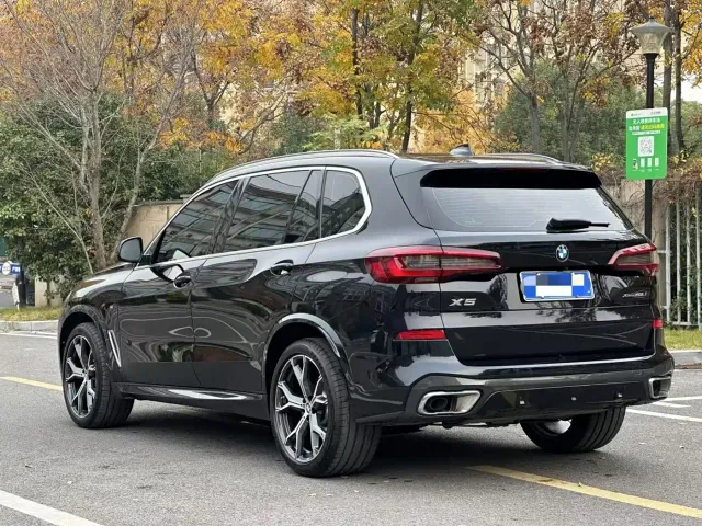 BMW X5 — Фото автомобиля 3