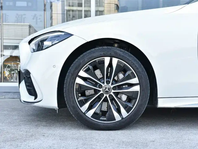 Mercedes-Benz C-Class — Фото автомобиля 21