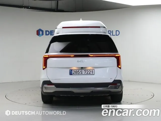 Kia Carnival Generation 4 — Фото автомобиля 4