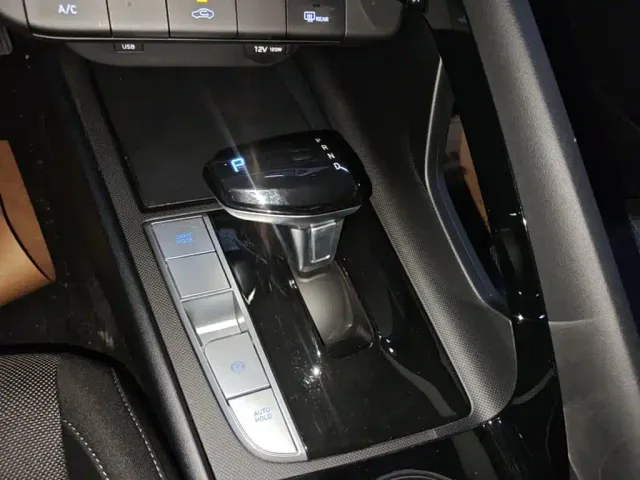 Hyundai Elantra — Фото автомобиля 13