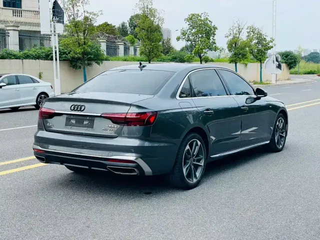 Audi A4L — Фото автомобиля 4