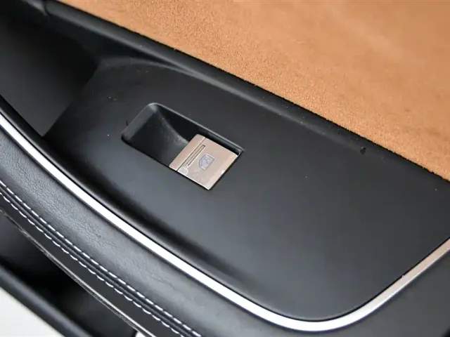 Audi A8 — Фото автомобиля 28