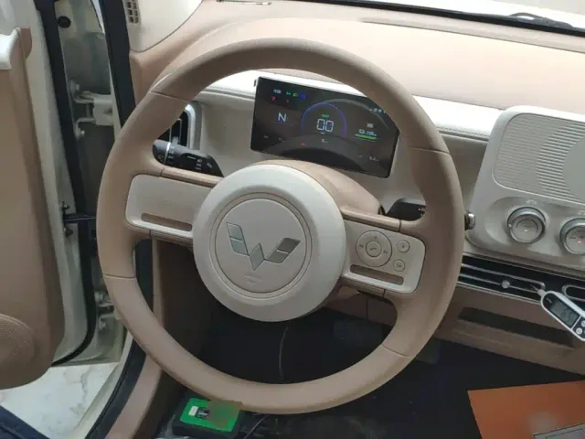Wuling Hongguang Mini EV — Фото автомобиля 10