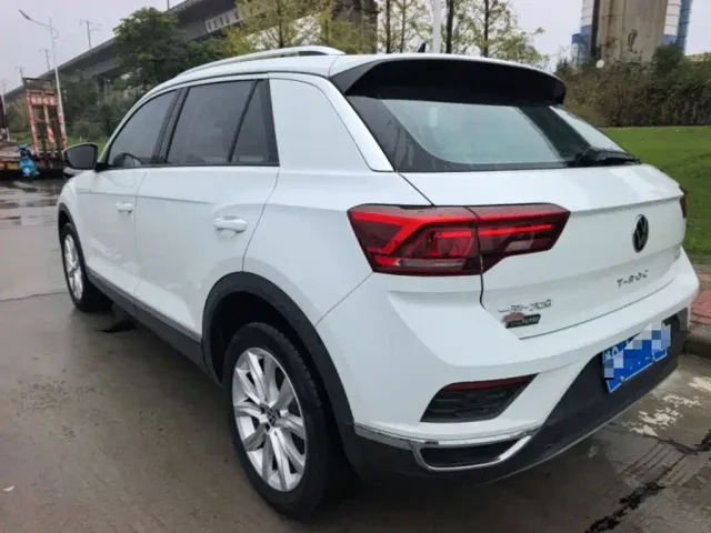 Volkswagen T-Roc — Фото автомобиля 4