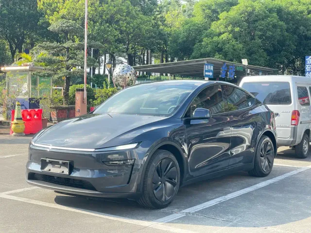 Фотография автомобиля — Tesla Model Y