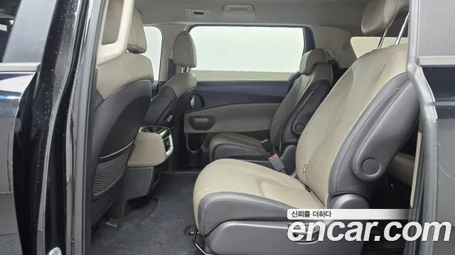 Kia Carnival Generation 4 — Фото автомобиля 13