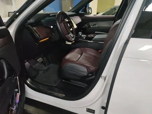 Land Rover Range Rover Sport — Фото автомобиля 8