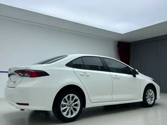 Toyota Corolla — Фото автомобиля 6