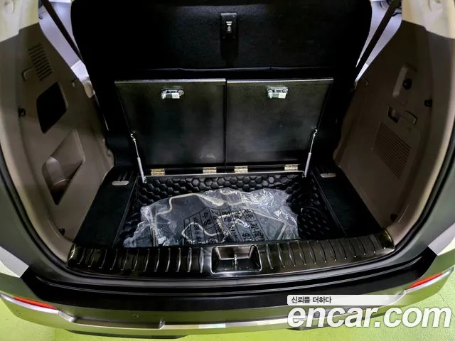 Kia Carnival Generation 4 — Фото автомобиля 10