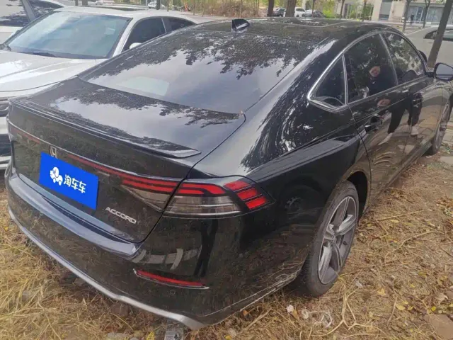 Honda Accord — Фото автомобиля 3